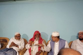 বাবুনগরীতে হেফাজত আমিরের সাথে বিএনপি নেতাদের সৌজন্য সাক্ষাৎ